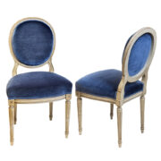 Set de de dos sillas antiguas restauradas