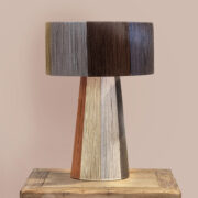 Lámpara en hilos de colores de algodón