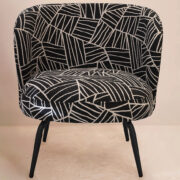 Butaca geométrica negra