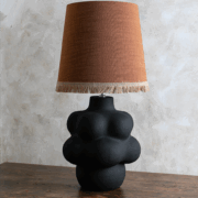 Lámpara base negra con pantalla caldera