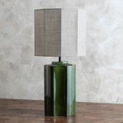 Lámpara con pantalla en color verde