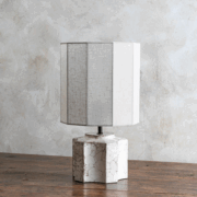 Lámpara con pantalla marmolada